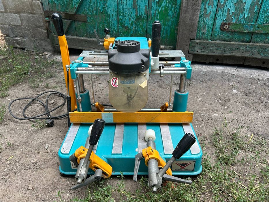 Yilmaz. Портативний  копіювально-фрезерний верстат Yilmaz FR 222.