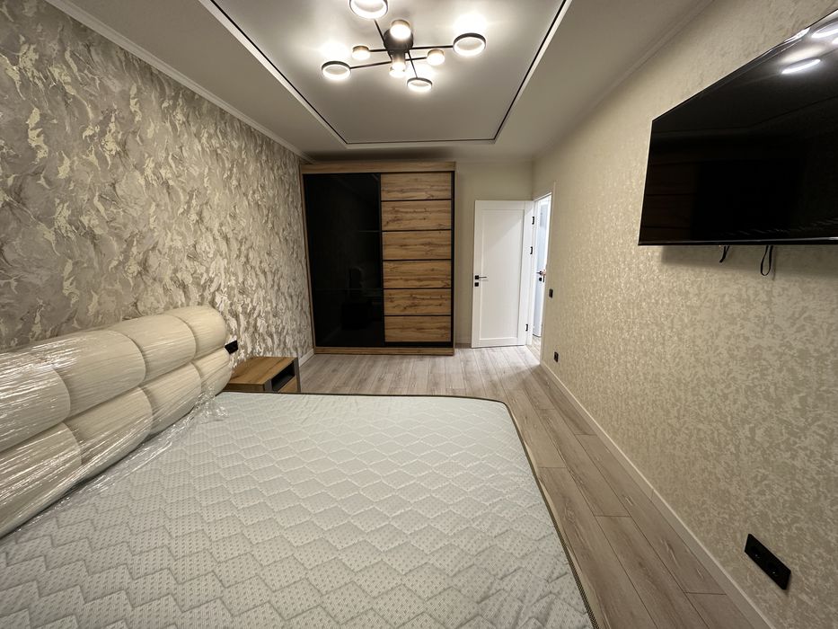 Нова 1 кім. квартира з ремонтом під Києвом / Крюківщина