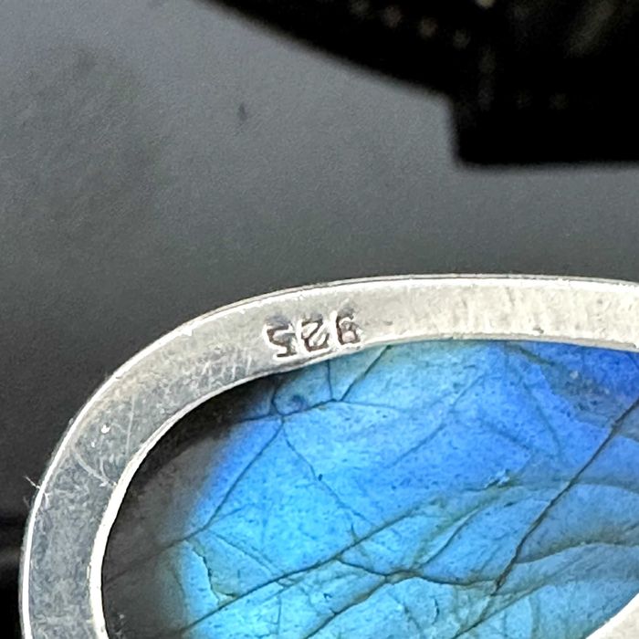 Srebrny naszyjnik z Labradorytem "Świątynia Gwiazd" i kwarcem