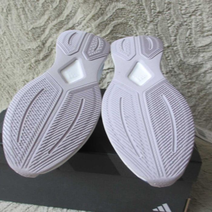 Nowe buty młodzieżowe Adidas