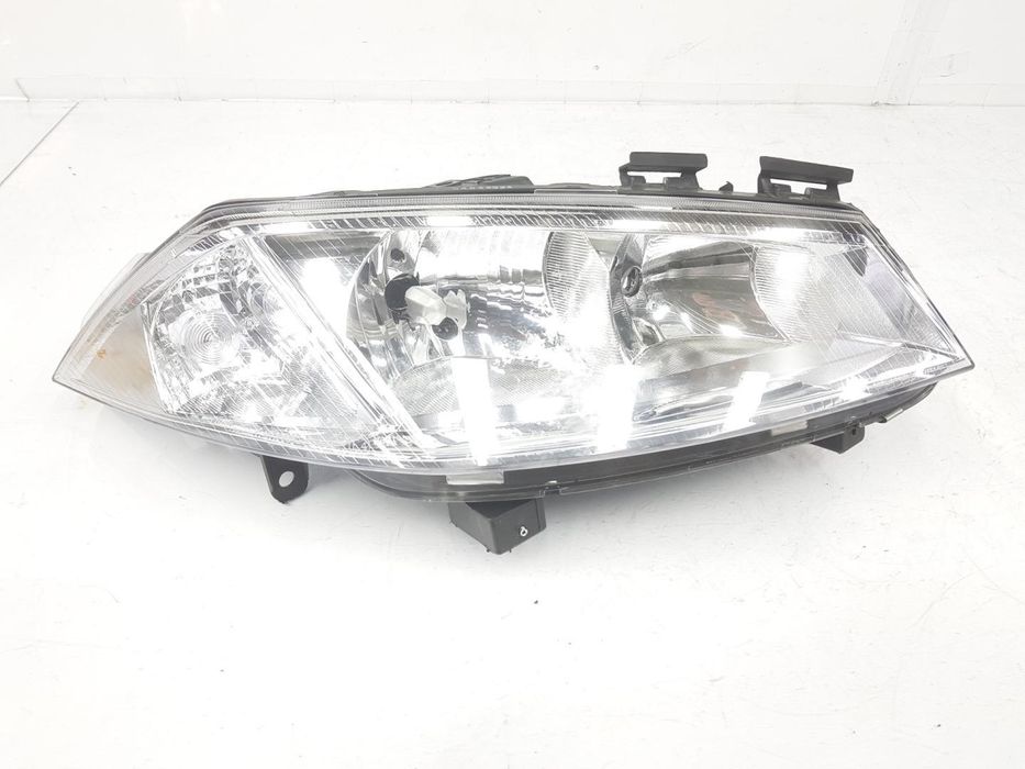 Farol Direito Renault Megane Ii Berlina 5P