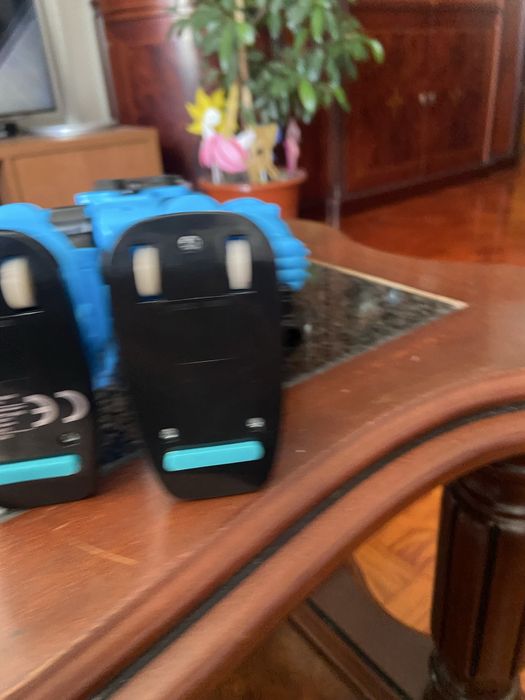 Um robot azul. Ideal para crianca