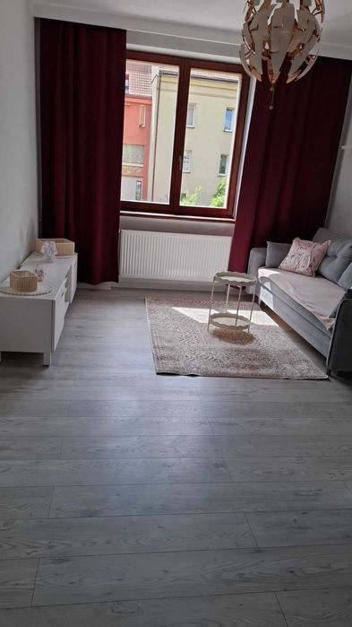 Atrakcyjne 2-pokojowe mieszkanie (49 m²) po remoncie – Tychy, Osiedle B (tuż przy Placu Baczyńskiego)