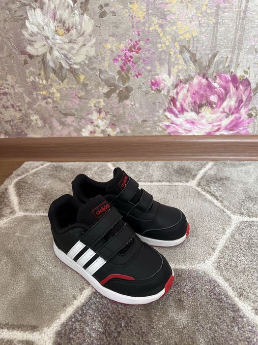 Кросівки Adidas для хлопчика