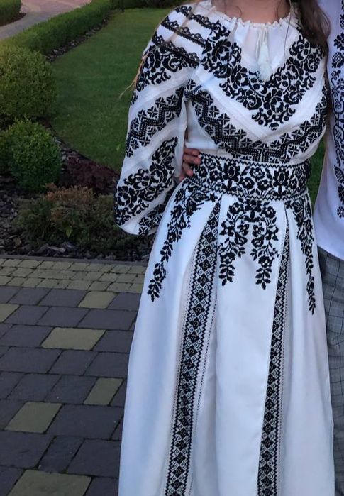 Вишите плаття ручної роботи