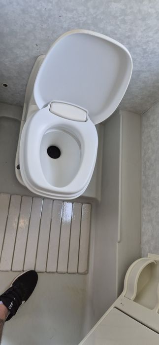 ADRIA 502 przyczepa kempingowa łóżko 3 pietrowe