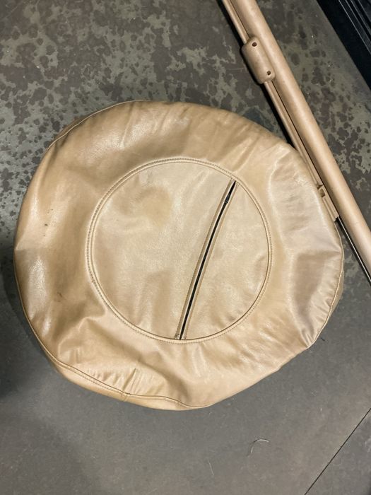 Capa do Pneu Suplente – Jeep Cherokee 1998 (Cor Camel)