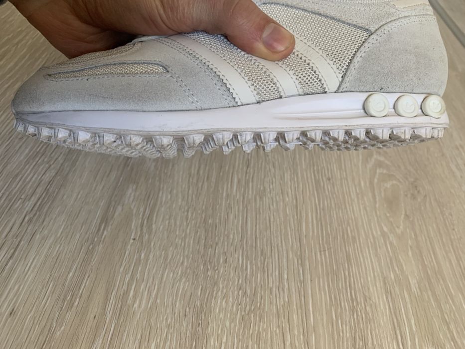 Adidas жіночі кросівки. Оригінал