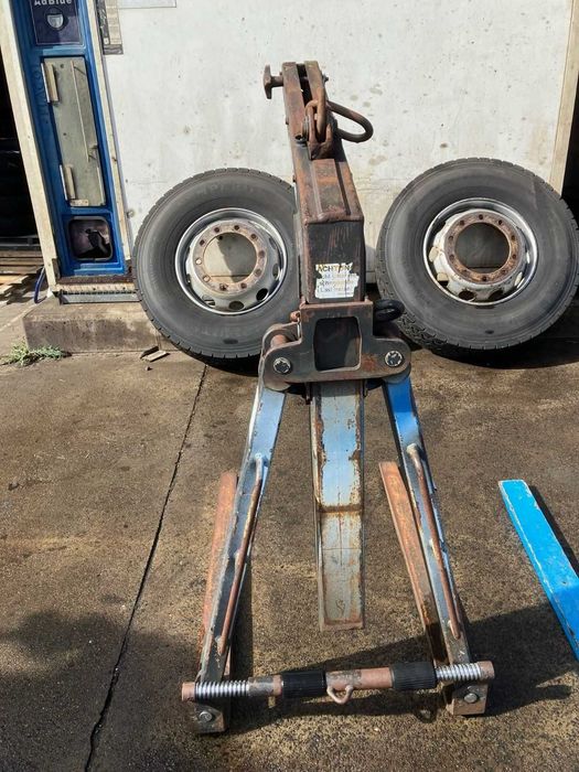 Widły samopoziomujące marki KINSHOFER KM 401-01 1,5t