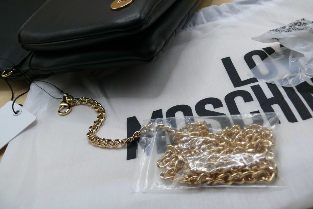 Bolsa Love Moschino. 
Largura : 24.0cm