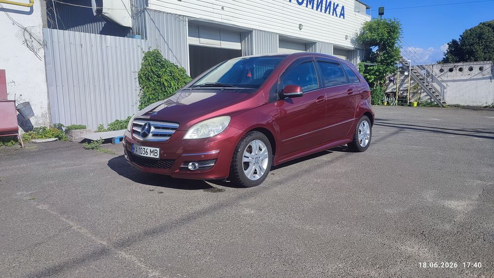 Продається mercedes  B180