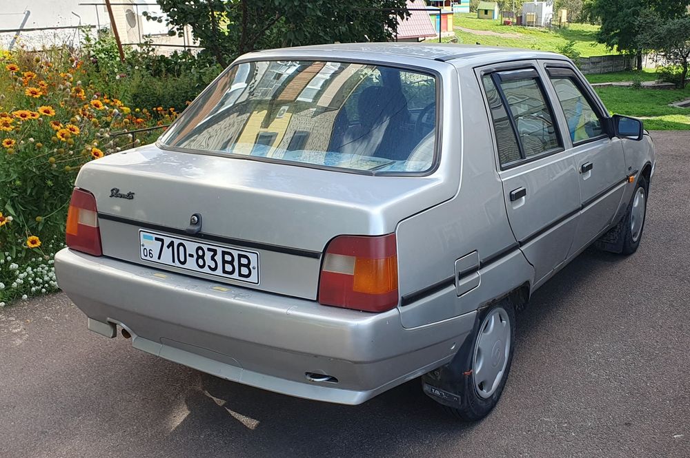 Автомобіль ЗАЗ 1103 Славута 2003