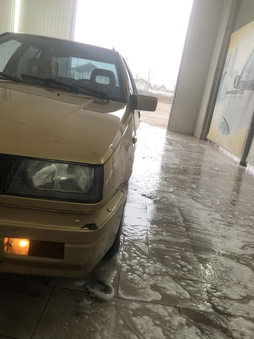 Міцубіші лансер.