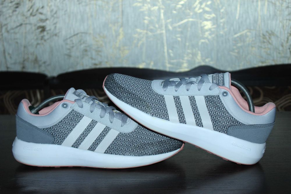 Кроссовки Adidas Race