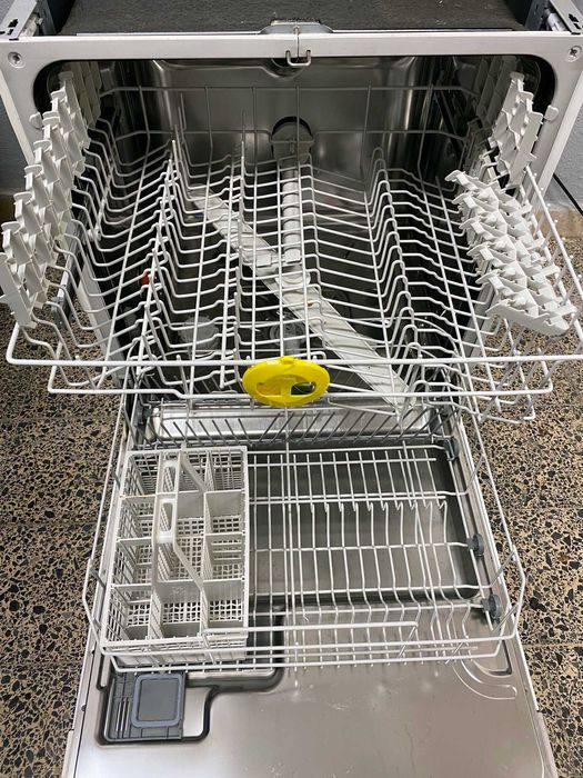 Maquina Loiça Encastrável Eletrolux ESI 6221