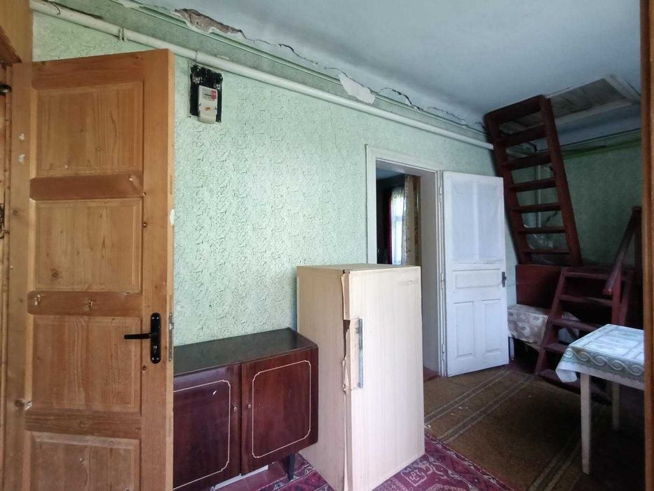 Продається будинок та земельна ділянка /Івано- Франк.