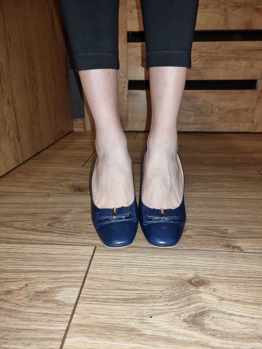 Czółenka Hego's granatowe 40