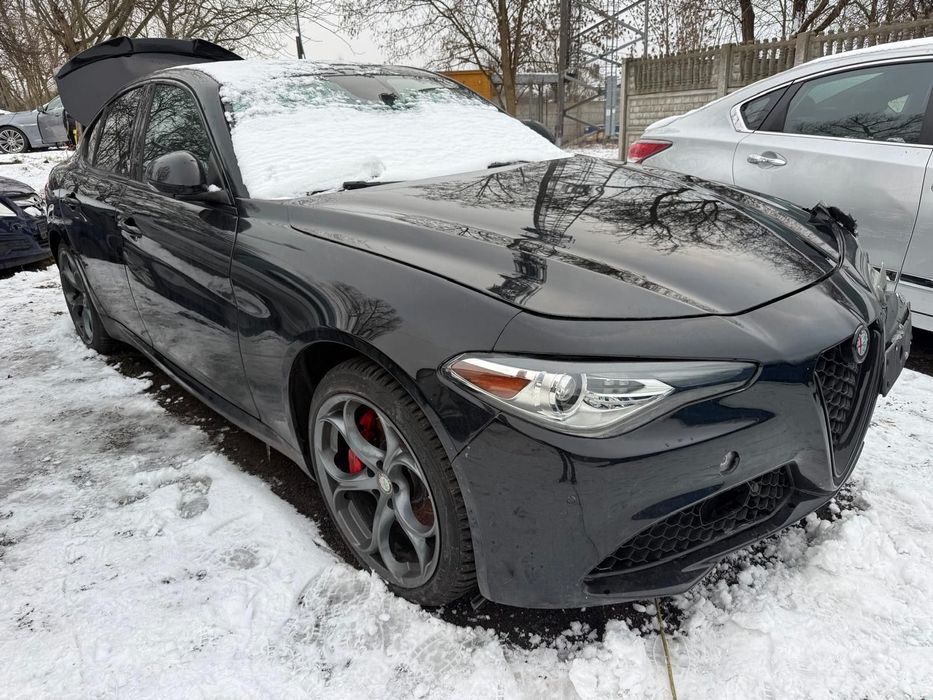Alfa Romeo Giulia 2.0 Veloce 280PS Harman Zarejestrowany