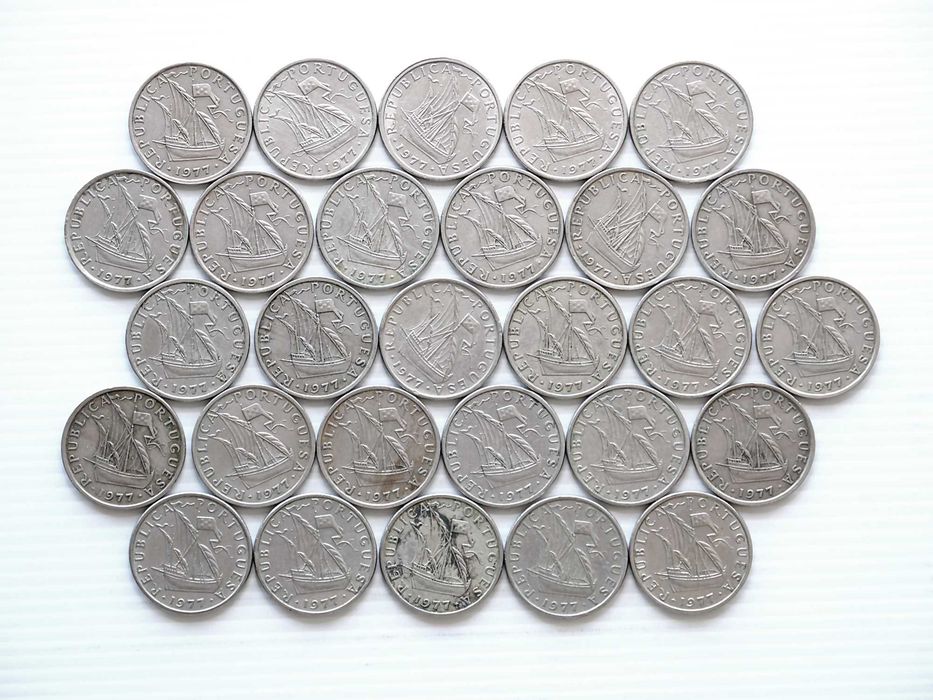 Lote de 28 Moedas 5 Escudos 1977