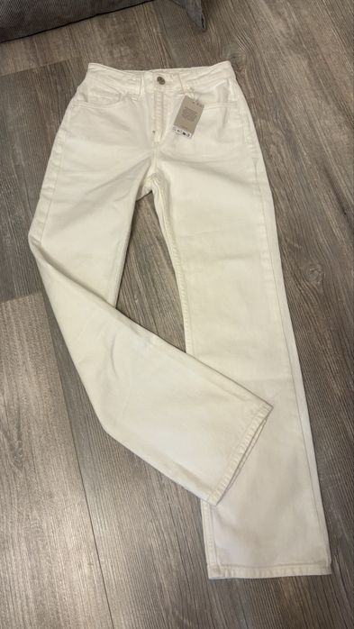 Белые джинсы  Mango xc