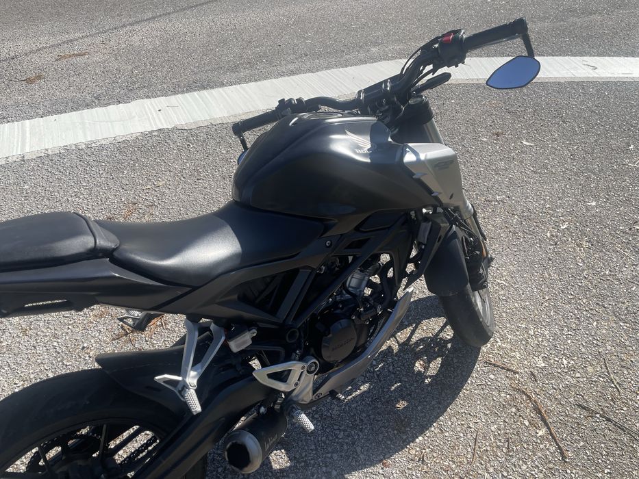 Honda cb125r 2019