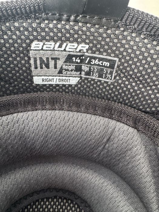 Nagolenia hokejowe Bauer fly-pro