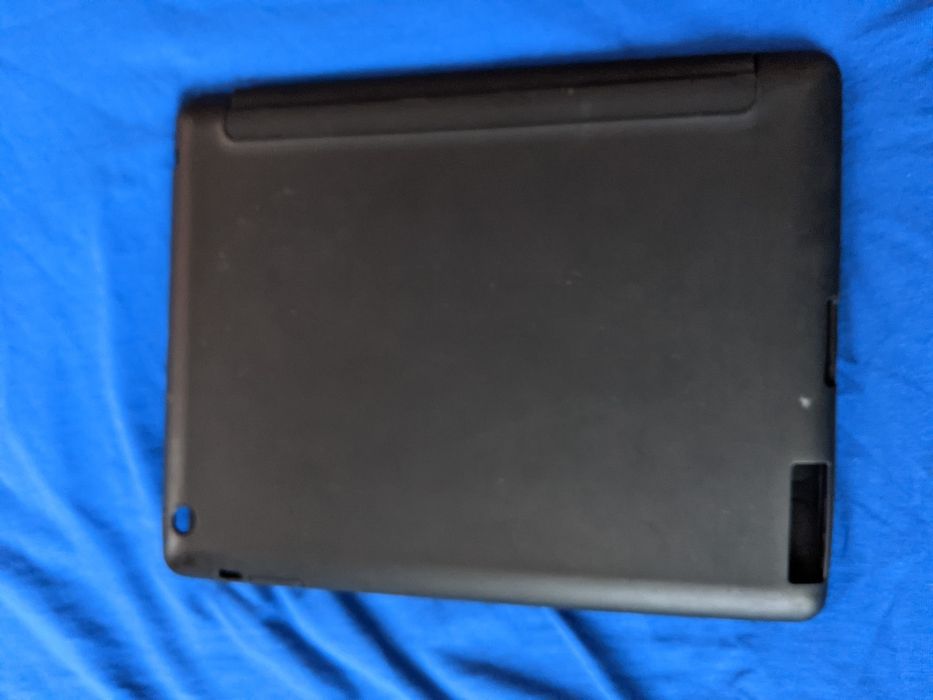 Планшет б/у iPad.
