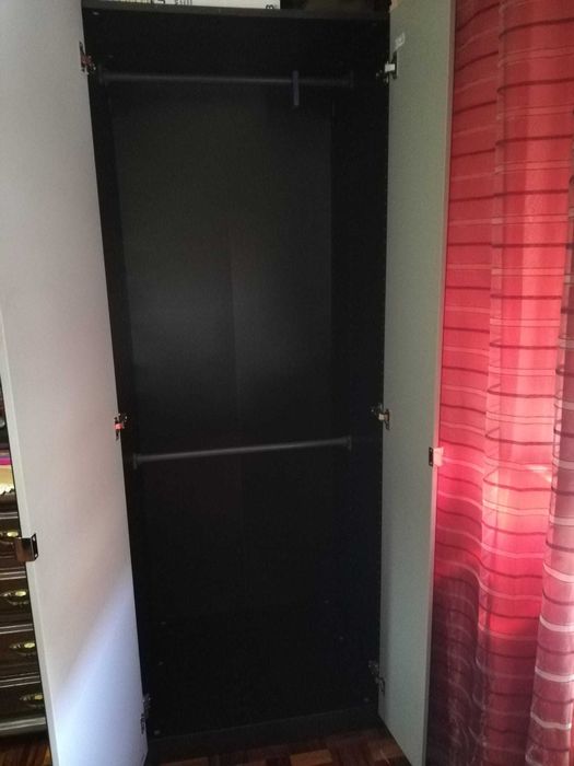 Roupeiro Ikea com 02 portas em Espelho