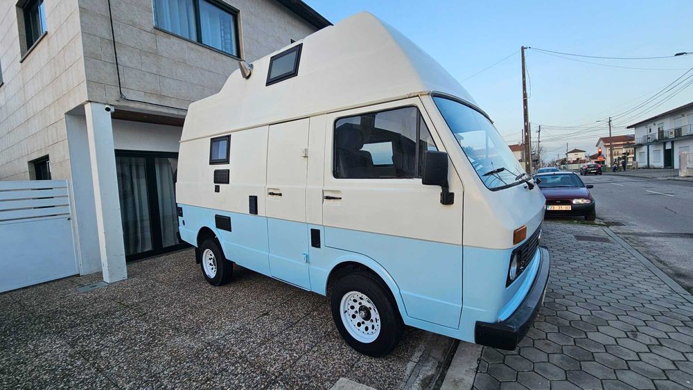 Autocaravana VW LT28 clássica
