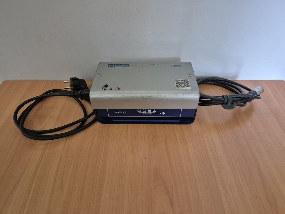 Prostownik ładowarka FILON FUTURA IEB 24V 12A