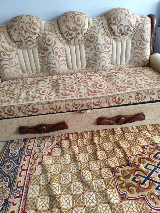 Диван раскладной  б\у