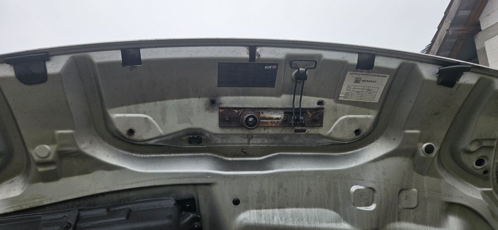 Maska trafic vivaro primastar 2000  - 2014 srebrna