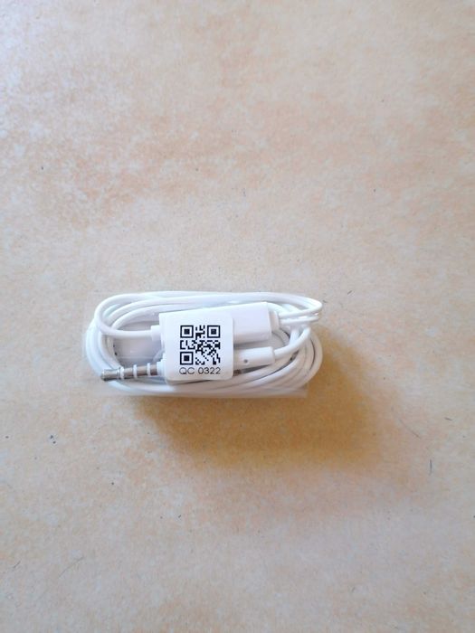 Auriculares com entrada universal