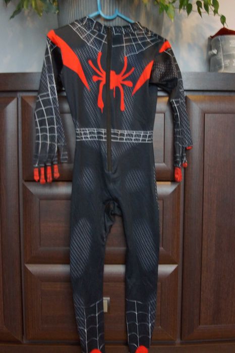 Kostium  czarnego Spider-mana roz. 104