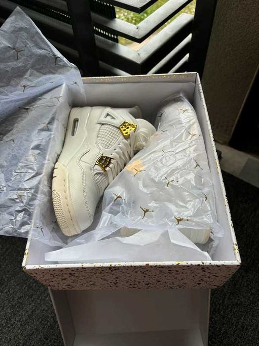 Jordan 4 Retro Metallic Gold r.40