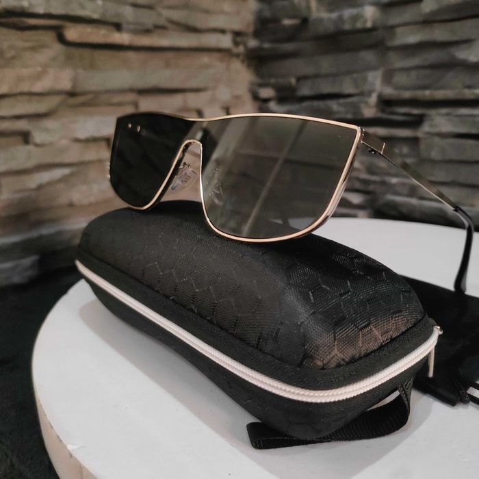 Nowe eleganckie okulary przeciwsłoneczne z etui dla kobiet