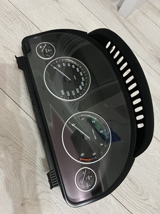 Оригінальна приборка (спідометр) BMW X5 F15