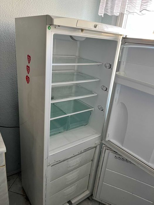 Lodówka biała. Używana. Nie drogo.