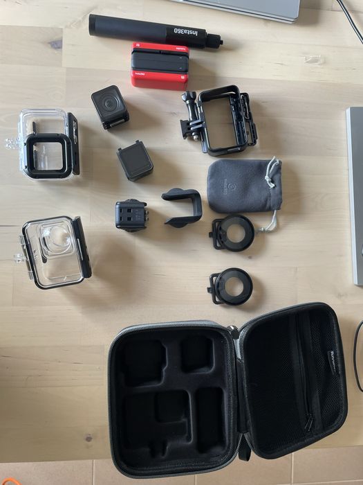Insta360 One R + Accessories64283890642818123