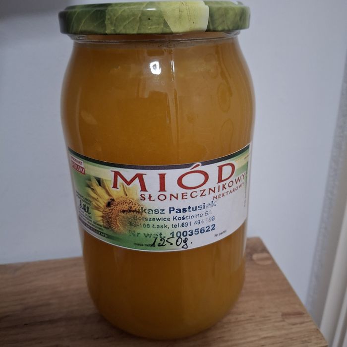 Miód  wielokwiatowy  nektarowy