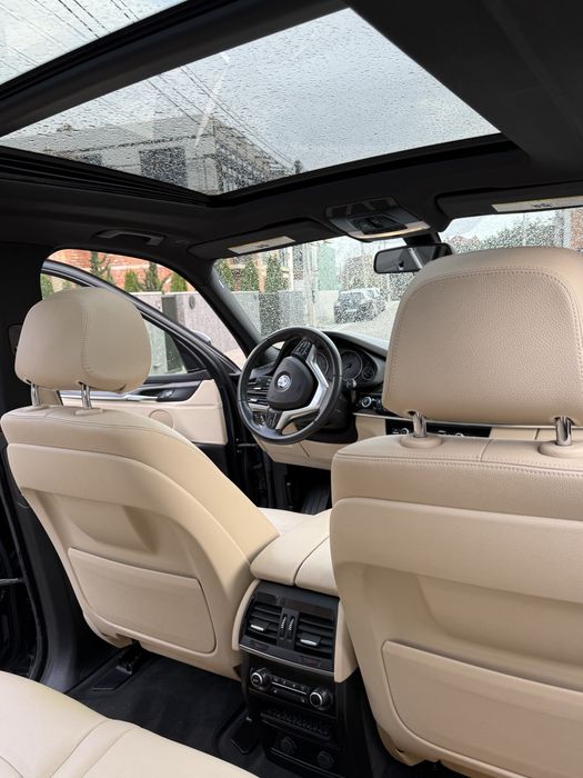 Автомобіль BMW X5 F15