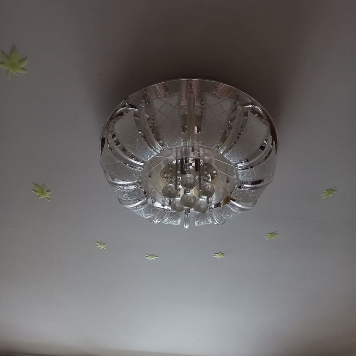 Продам люстру б/у