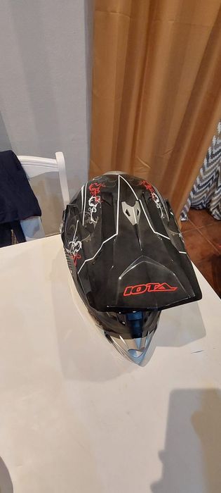 Capacete de Motocross / Enduro – Design Agressivo Preto