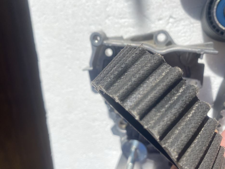 SKF (ГРМ + ролики + помпа) для бензинового 1.6 16клап K4M Пробег6000км