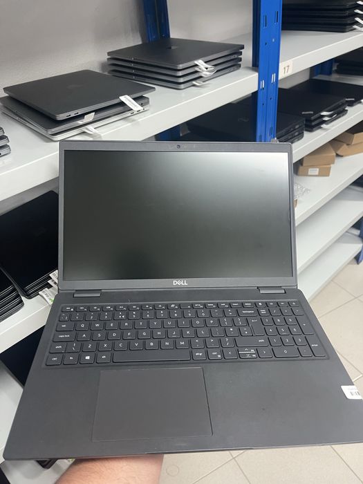 Dell Latitude 3520 i5-1135G7 15.6'' HD (1366×768) 8GB Ram 256GB SSD