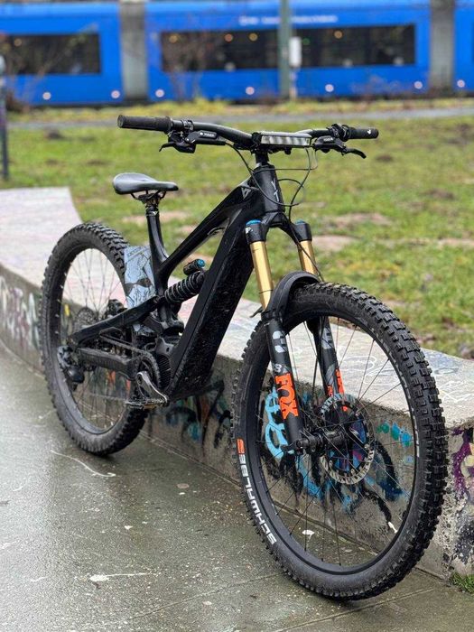 Електро велосипед YT Decoy CF | FOX 38, AXS Карбон ebike