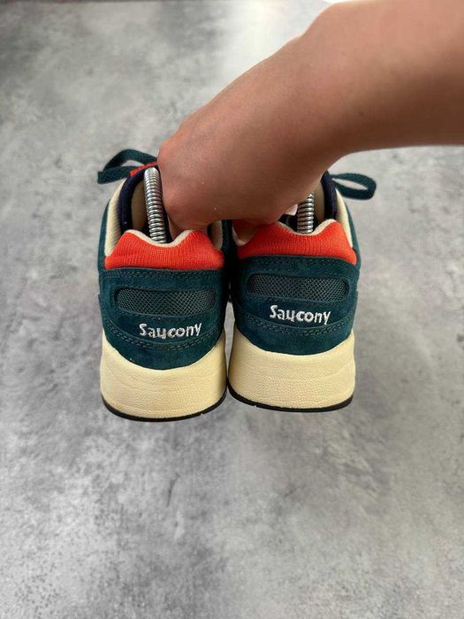 Продам оригінальні кросівки Saucony Shadow 6000 у дуже крутому забарвленні (темно-зелений/синій/помаранчевий).