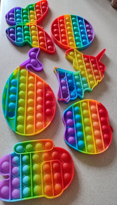 Продам набор игрушки антистресс 6 шт. Pop it..