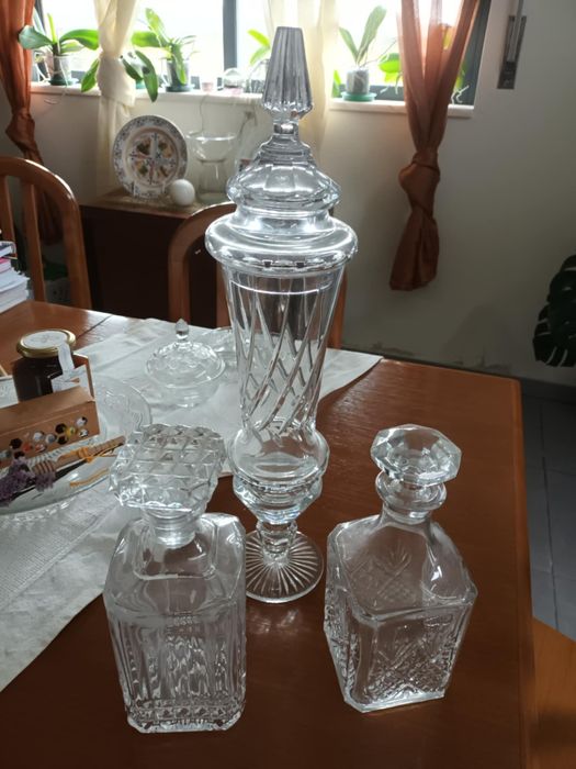 Em cristal licor e bomboneira