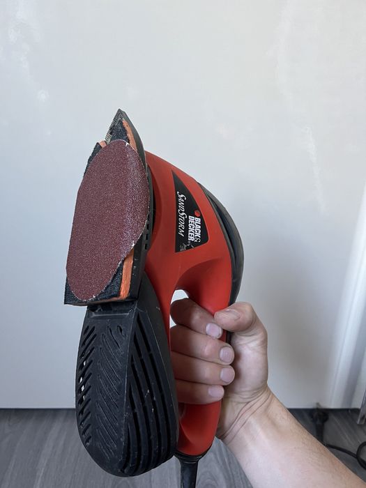 Шліфмашинка Black Decker